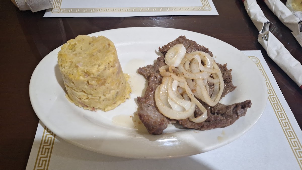 El Castillo Criollo Rest.-3